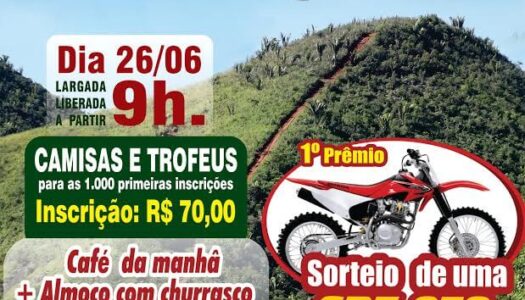 Trilhão nas Montanhas de Vale Alpino